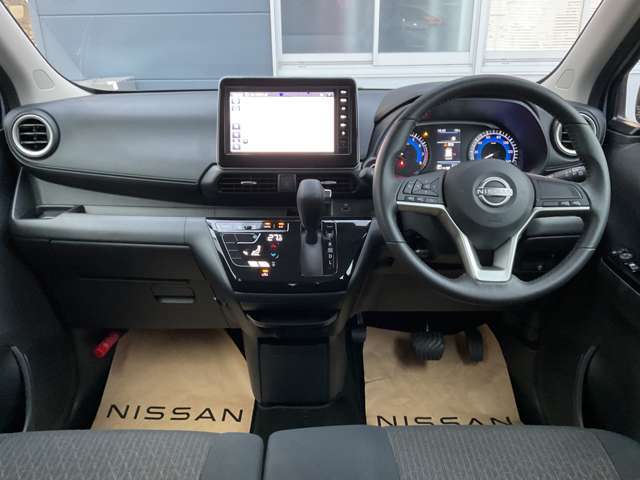 インパネ周りはこのように機能的にまとまっています。もちろんクリーニング済みで、室内もキレイです。