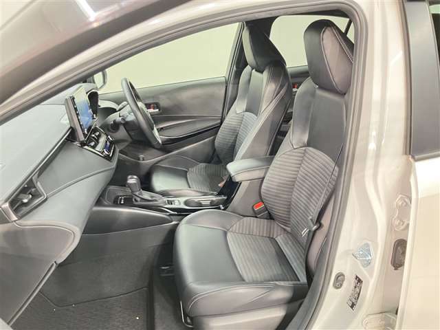 助手席側からの内装画像です。