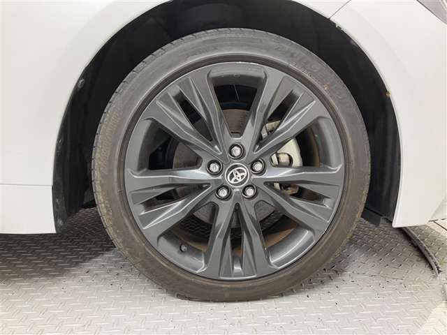 ホイール・タイヤ溝の状態も気になりますよね。お気軽にお問合せ下さい！【TEL→045-742-0811】【フリーダイヤル→0078-6003-398446】