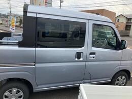 右側面の写真になります