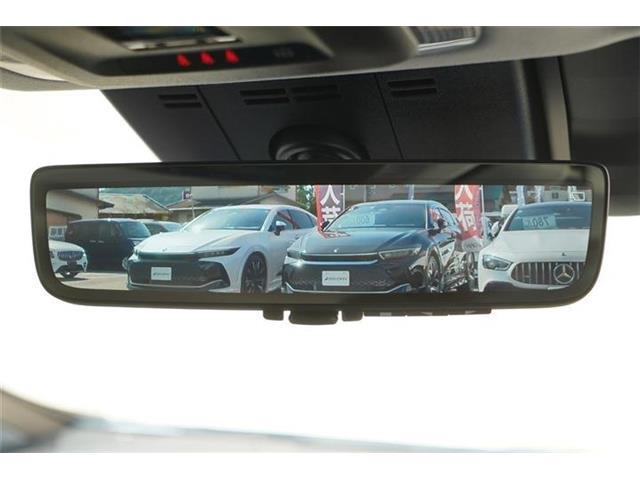 メーカーオプションデジタルインナーミラー装備☆車両後方のカメラからリアルタイムで映像を映し出してくれます☆荷物などで視界を遮られることなく、クリアな後方視界を確保できます☆