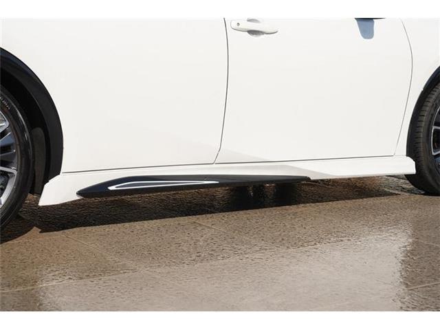 大人気ディーラーオプションのモデリスタ製サイドスカート・モデリスタサイドガーニッシュ装備☆モデリスタとは、純正品質ながらスタイリッシュでスポーティーにドレスアップしてくれるカスタマイズブランドです☆