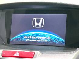 【メーカー純正ナビ】インテリアに溶け込むスタイリッシュな「専用設計」メーカーナビを装備♪視認性や操作性など基本性能にも優れ、より上質なカーライフをお楽しみいただけます。