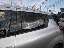 リヤ硝子は「プライバシーガラス」です！