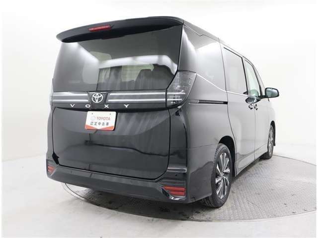 クルマの状態を徹底検査して公開！中古車は1台ずつコンディションが違います。トヨタでは中古車の総合評価や内外装の状態などをひと目で分かるよう、プロの検査員が実施した車両検査証明書をご用意しています。