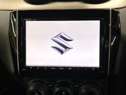 【純正ナビ】人気の純正ナビを装備。オーディオ機能も充実しており、Bluetooth接続すればお持ちのスマホやMP3プレイヤーの音楽を再生可能！毎日の運転がさらに楽しくなります！！