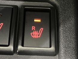 【シートヒーター】寒い日に重宝するシートヒーター！エアコンより早く温まってくれるので寒がりの人も安心ですね♪エアコンの温風は乾燥するから苦手、という方にもをおすすめです。