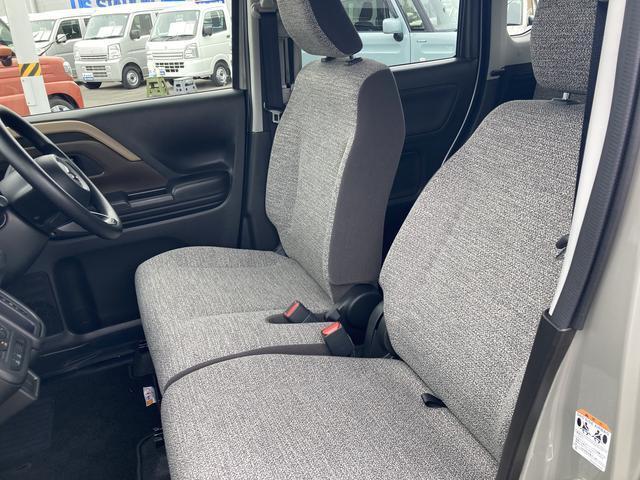 シートの座席が高く、視線が高くなるので運転にも余裕が生まれます。