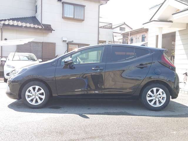純正10型ナビ　バックカメラ　セーフティセンス　レーダークルーズ　衝突軽減　PKSB　LTA　前後クリアランスソナー　100V電源　ETC　LEDヘッド/フォグ　オートハイビーム　スマートキー　禁煙車