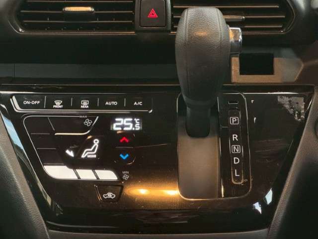 自社整備工場を完備しております！急なトラブルでも対応可能です。車検・ご納車後のアフターケアもお任せ下さい！