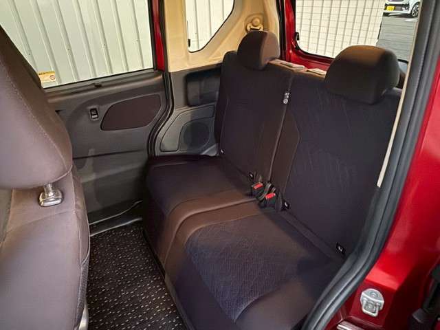 お客様に隅々まで見ていただけるよう展示車両は常に綺麗に仕上げております！お客様のご来店、スタッフ一同心よりお待ち申し上げます。