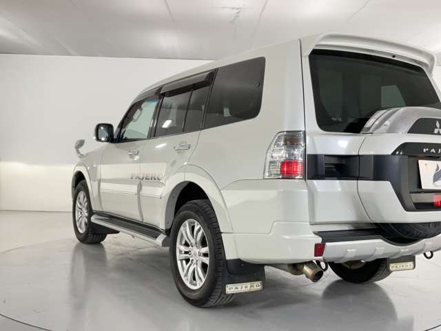 中古車でもスタンダードになりつつある【ボディーコーティング】当店自慢の専門スタッフによる異物除去・磨きと下地作りから施工する親水ガラスコーティングプランもご用意してます◎