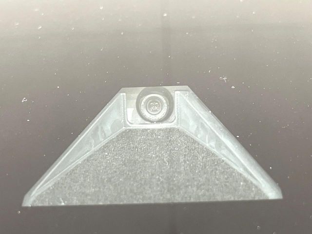 【トヨタセーフティセンス】走行中に前方の車両等を認識し、衝突しそうな時は警報とブレーキで衝突回避と被害軽減をアシスト。より安全にドライブをお楽しみいただけます。