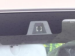 【スズキ　セーフティサポート】走行中に前方の車両等を認識し、衝突しそうな時は警報とブレーキで衝突回避と被害軽減をアシスト。より安全にドライブをお楽しみいただけます。