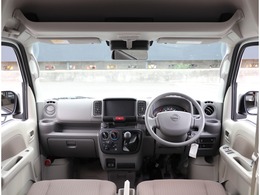 分かりやすい位置に配置した操作系や、視界の広いフロントウインドウなどで、余裕を持って運転できる優れた環境を実現！