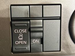 【パワースライドドア】スマートキーや運転席のスイッチでスライドドアの開閉が可能♪電動だから力を入れてドアを開ける必要が無く、小さいお子様でも、重い荷物を持っている時もラクに開け閉めできます♪