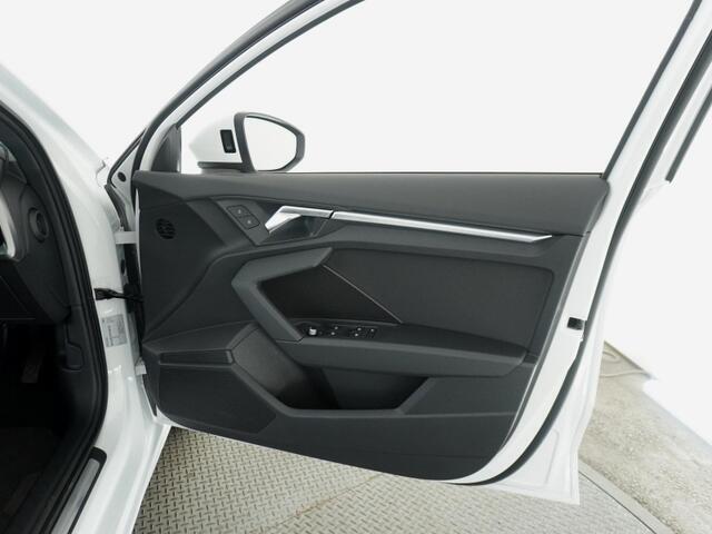 Audi Approved有明店は正規ディーラーであることはもちろんの事、保険代理店でもあります。セールススタッフは保険の有資格者ですので保険のご相談もお任せください。