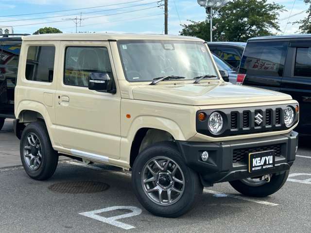 ご納車前のボディガラスコーティングやポリマーコーティングも専門業者が常駐しておりクオリティの高いコーティングを低価格にてご提供しております♪リアガラスへのフィルム貼り付けも低価格でご案内しております♪