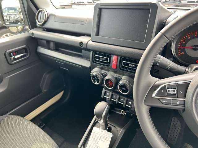 こちらの車両は掲載一例ですのでお客様のお好みのグレード・カラー・オプションがお選び頂けます♪内外装に装着されているオプションは本体価格には含みませんのでご希望のオプションに関してはお申し付け下さい♪