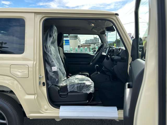 メーカー保証もちろんあります♪一般保証3年又は6万kmまで☆特別保証5年又は10万kmまで☆当社全店舗で対応のほか、全国の正規ディーラーでも保証修理がお受け頂けます！！
