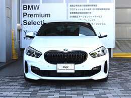 【YANASE】ステッカーはお客様の車がトラブルに遭った万一の時、それに気付いたヤナセスタッフが【お手伝いできませんか？】とお声掛け出来る様にする為です。