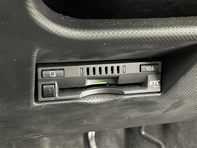 ◆【ETC】有料道路を利用する際に料金所で停止することなく通過できる、ETC車載器（ノンストップ自動料金収受システム機器）が装備されています。セットアップを行うことで利用可能になります。