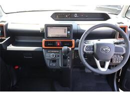 前席全体　目線も高く広い視界で安心して運転することができますね！