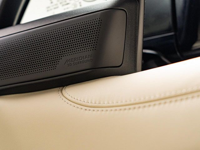 MERIDIANは英国のプレミアムオーディオブランドです。重低音から高音域までしっかりと再現でき、コンサートのような臨場感溢れる音響空間を実現します。どうぞ店頭にてご体感ください。