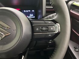 【アダプティブクルーズコントロール】高速道路での長距離走行が楽に！！自動で速度を保つクルーズコントロールが、衝突軽減システムと連携し、前方の車両を感知して車間を保つように速度調節してくれます！！