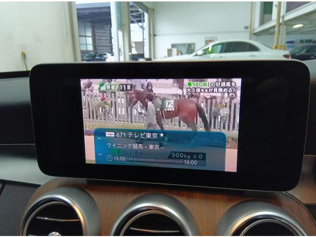 純正ナビでフルセグ地デジのご鑑賞が可能でございます。