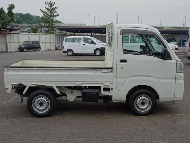 キズの詳細などお車の状態で気になることがございましたら出来る限りわかりやすく説明致しますのでお気軽にお問い合わせ下さい！