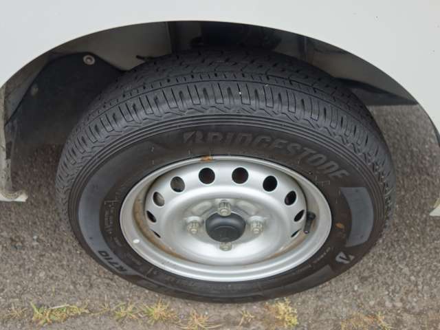 タイヤホイール（前）の画像です。