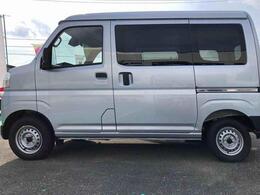 納車前にはプロのメカニックが点検、整備を行いますので安心してお乗り頂けます！（＾＾）！