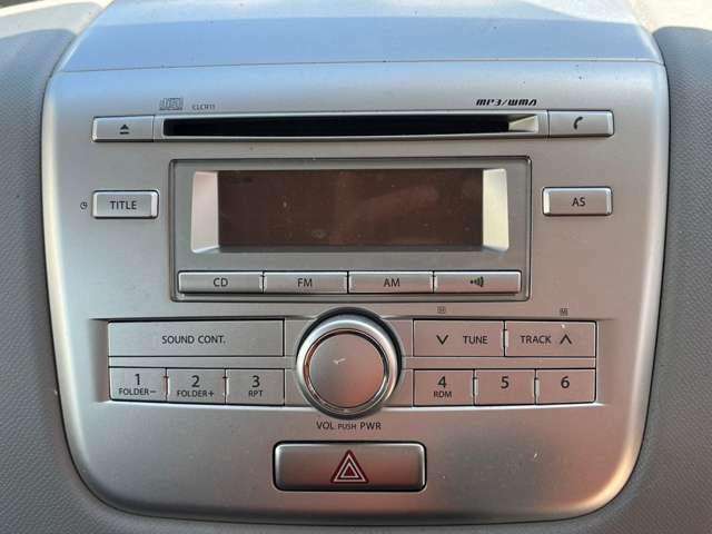 純正オーディオ搭載！ドライブ中にCD,FM/AMをお楽しみください！