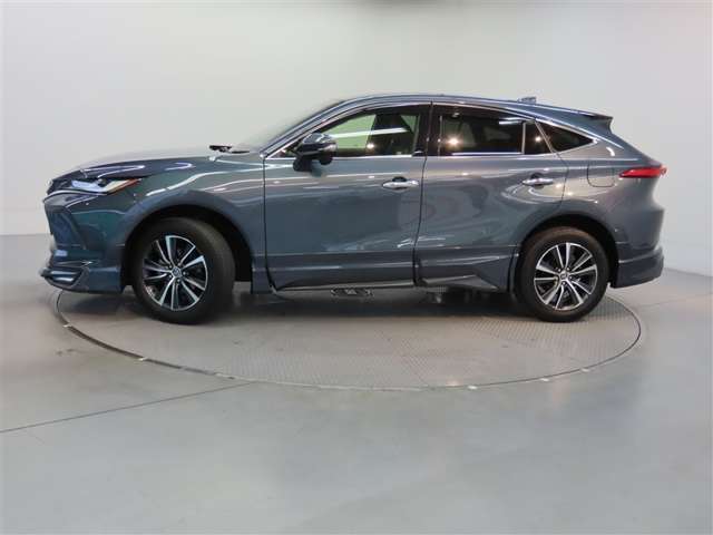 荷物をたっぷり載せて広々ドライビング♪夏でも冬でも、アウトドアやショッピングを思い切り楽しみましょう！