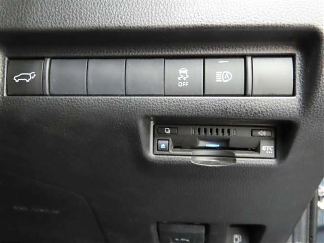 ETC車載器付きです。高速道路の料金所もスムーズに通過できます。