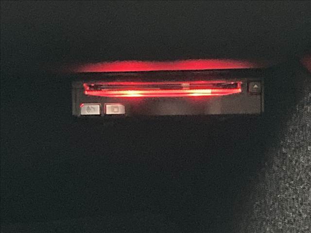 【ETC車載器】を装備しておりますので、ご納車直後からの遠距離ドライブも可能です。土日の利用料金の割引や、朝夕の通行料金を割引料金で高速道路をお楽しみいただけます。