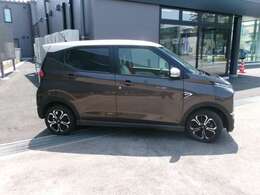 弊社の車は三菱認定中古車で1年間の保証付です。全国の三菱ディーラーで保証修理が受けられます。詳しくは弊社スタッフにお問合せ下さい。