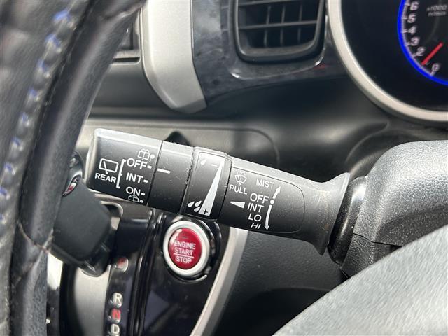 【運転席操作部】快適なドライブを楽しむための機能が装備されています！運転席から触れるので、使いやすいです！除菌プランいれていただくと、さらに清潔で安心していただけます！