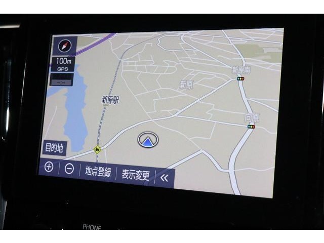 大画面の『ナビゲーションシステム』を装備！　大きな地図画面や迫力ある映像がお楽しみいただけます。（機種によりナビやコネクトサービス等ご利用の際は別途契約が必要となる場合があります）