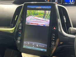 【バックカメラ】駐車時に後方がリアルタイム映像で確認できます。大型商業施設や立体駐車場での駐車時や、夜間のバック時に大活躍！運転スキルに関わらず、今や必須となった装備のひとつです！