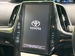 【純正11.6型ナビ】人気の大型11.6インチナビを装備。存在感のある大画面はインパクト大！ナビ利用時のマップ表示は見やすく、テレビは臨場感がアップ！いつものドライブがグッと楽しくなります♪