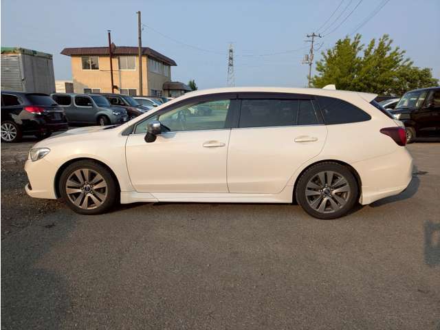 ★画像や動画を見ただけでお車の検討を進める事に抵抗がある方でも気軽に利用できるオンライン商談ならお車の検討はもちろん営業担当や店舗の様子も生中継でご覧いただけますので安心してお車をご検討頂けます。