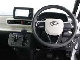 運転席廻りです。