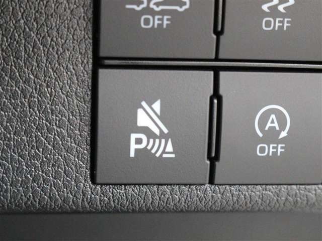 コーナーセンサーが装備されています。障害物までの距離に応じて警告音を変えてお知らせ。縦列駐車や駐車場・車庫などで取り回しをサポートします。