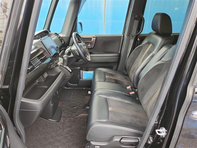 座席は【ベンチシート】仕様です。ゆったりとした乗り心地です。運転姿勢が楽なのでリラックスしてドライブを楽しめます♪