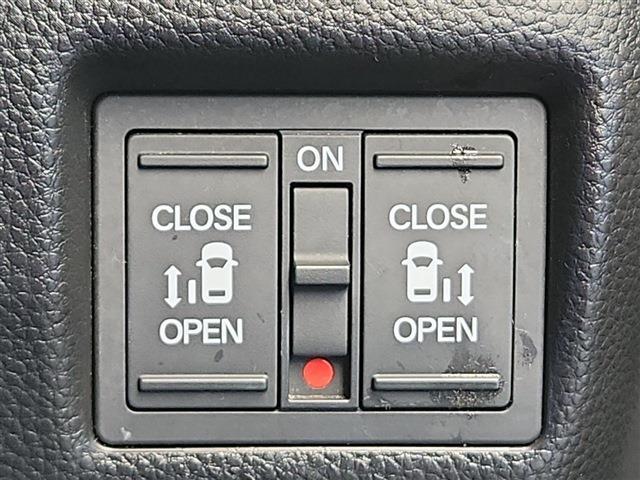 【電動スライドドア】付きです！荷物で手が塞がっていても　簡単にドアの開閉が出来ます！何より力いらずで開閉OK！女性やお年寄りにも優しい。電動機能はOFFにもできますから元気なお子様の駆出しも安心！