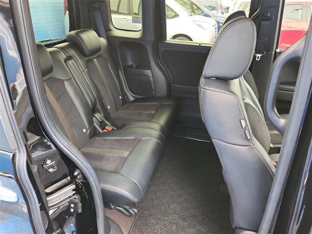 【電動スライドドア】付きです！荷物で手が塞がっていても　簡単にドアの開閉が出来ます！何より力いらずで開閉OK！女性やお年寄りにも優しい。電動機能はOFFにもできますから元気なお子様の駆出しも安心！