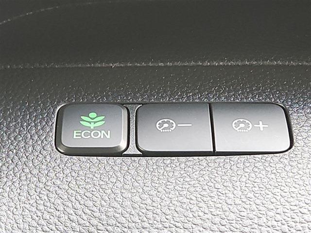 【アイドリングストップ】機能付きです！信号待ちなどで停車したら、エンジンを自動停止！ガソリンを節約して、とびきりエコな走りを楽しめます！特別な操作は不要です！