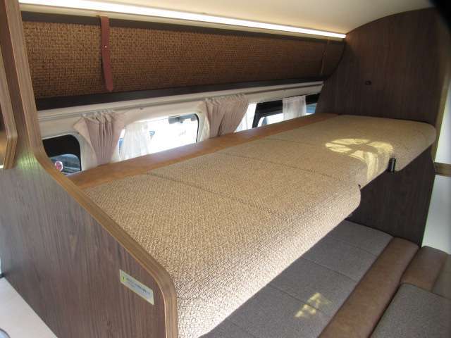 上段ベットサイズ180cm×70cm♪